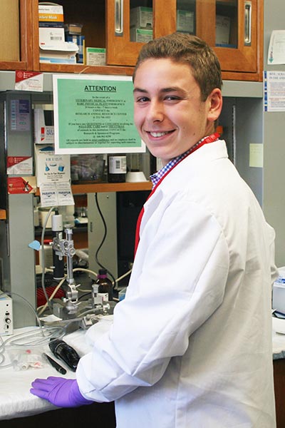 Matthew Bernstein in the Weill Cornell Children's Brain Tumor Project Lab