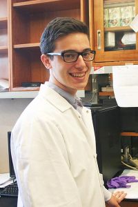 Benjamin Shtaynberger in the Weill Cornell Children's Brain Tumor Project Lab