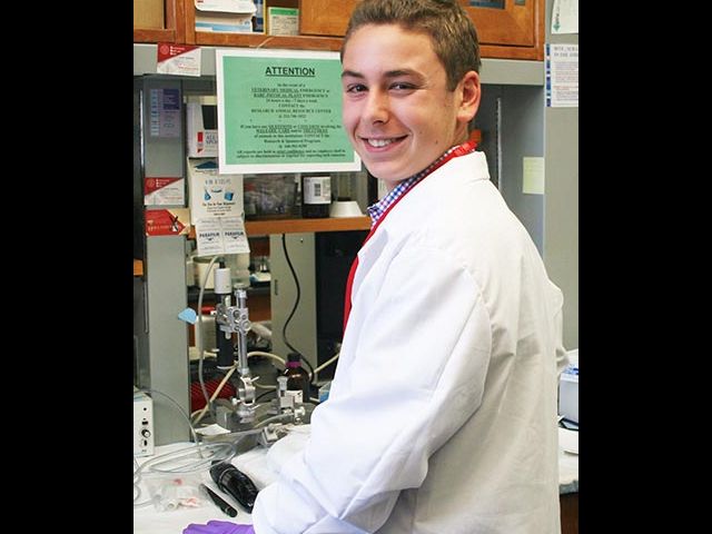 Matthew Bernstein in the Weill Cornell Children's Brain Tumor Project Lab