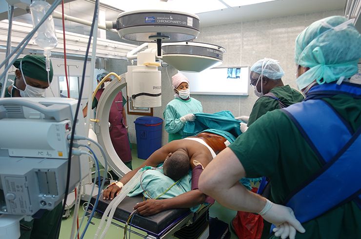 Preparing a spine patient for surgery, 2015