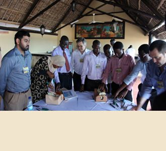 Dr. Härtl shows students the use of spinal instrumentation.