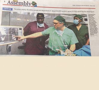 Press coverage of Dr. Härtl reviewing the technology.