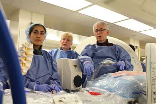 Dr. Eric Elowitz demonstrates minimally invasive spine procedures